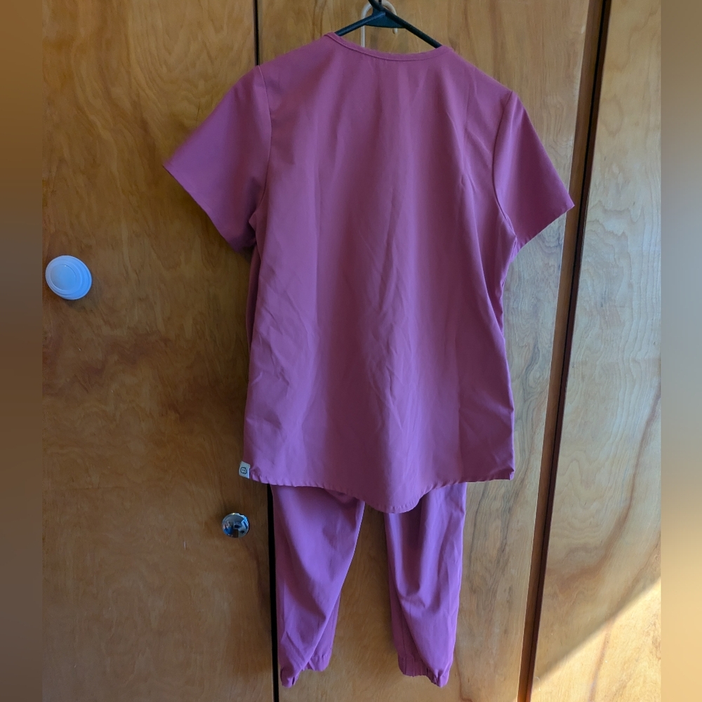 WonderWink Women's Two-Piece Scrub Set in Dusty Rose - Picture 4 of 8